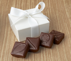  Chocolate Favor with Ribbon 4pc 